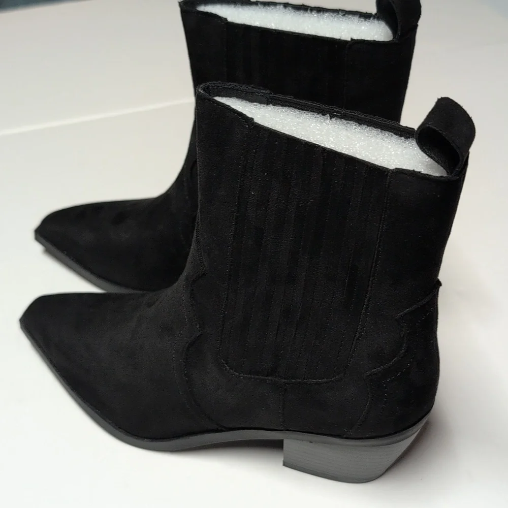 NWT Coutgo Black Faux Suede Ankle Boots Western Style